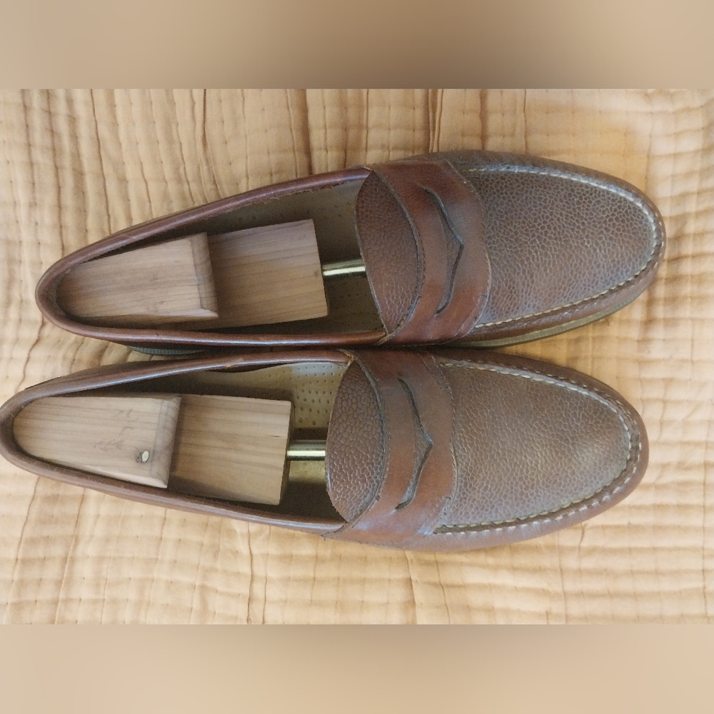 GH Bass Weejuns brown pebble leather penny loafers size 10